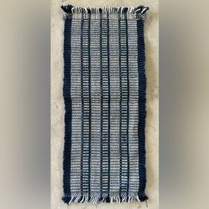 VINTAGE HANDWOVEN WOOL RUNNER